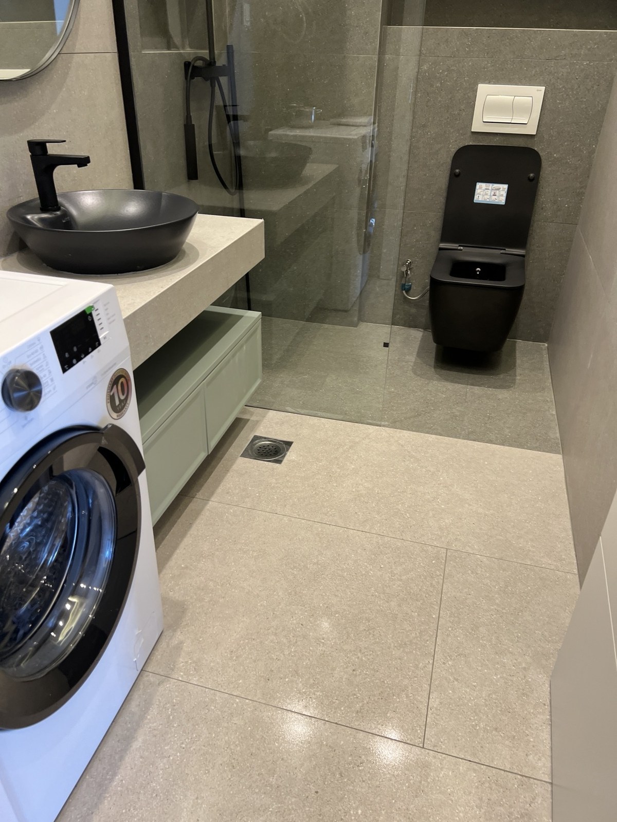 Bathroom after a deep cleaning service by Clean Star NY Inc